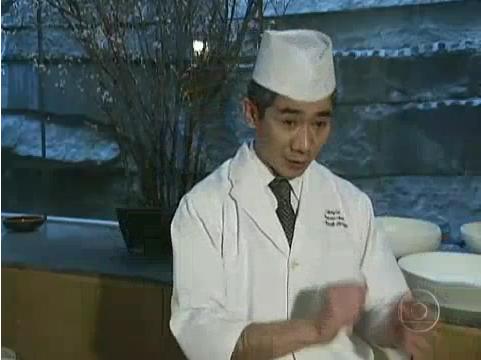 Chef japonês ensina a etiqueta para comer sushi